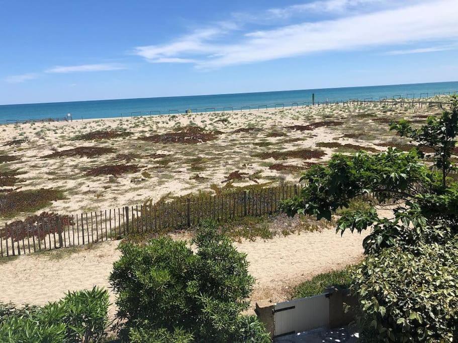 Villa Face A La Mer Sur Le Sable 8 Clim A L'Etage Le Barcares Exterior photo
